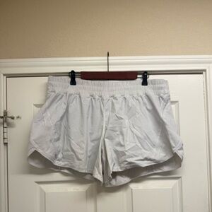 SIZE 20 LULULEMON TRACK THAT MID RISE SHORTS 5” inseam - WORN TWICE